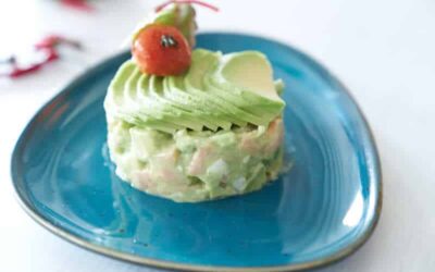 Lachstatar mit Avocado