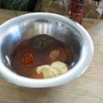 Zutaten für die Pulled Pork Marinade in einer Schüßel